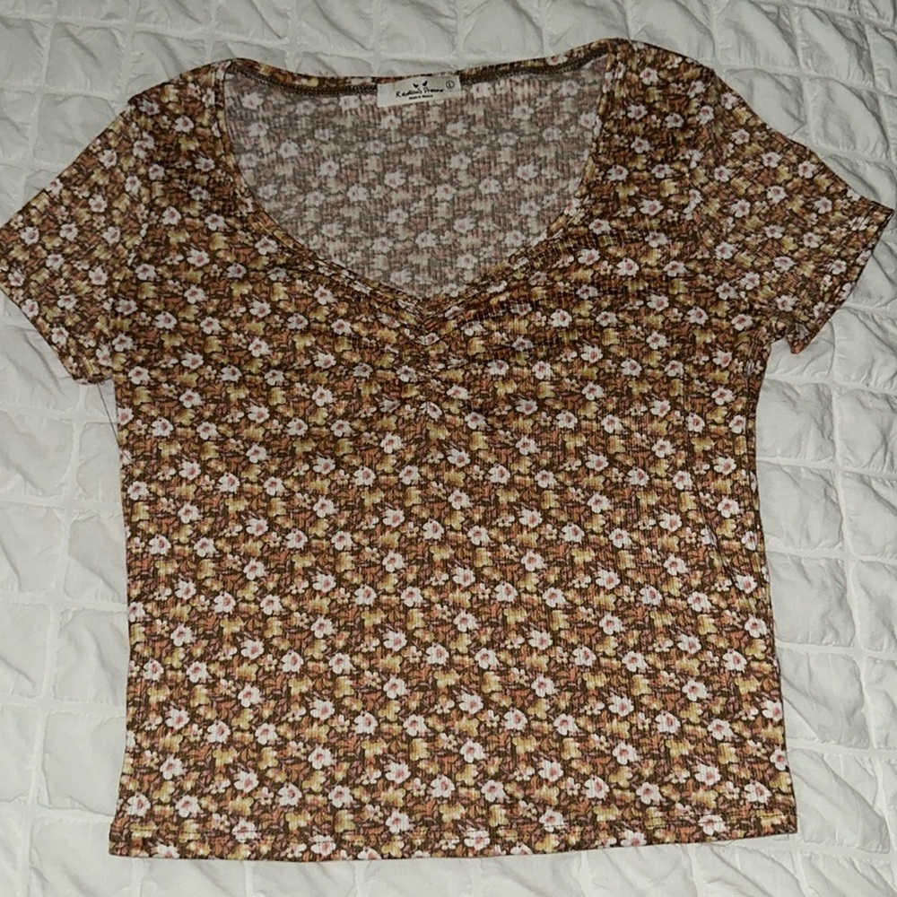 slightly cropped tee